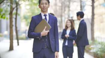 海外にはない日本の終身雇用制度
